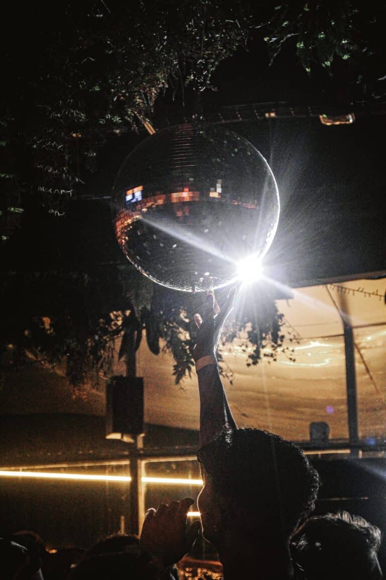 Boule à facettes, nuit lorientaise — La Baleine by night